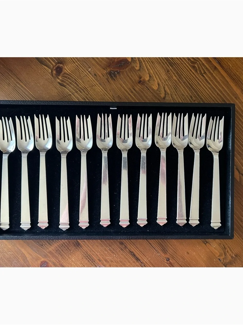 Tiffany & Co Hampton Silver Flatware Set w/ Chest & Serving Pieces (120pcs.) 🩵🍴
